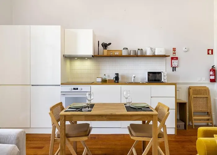 Stylish Downtown Apartment *